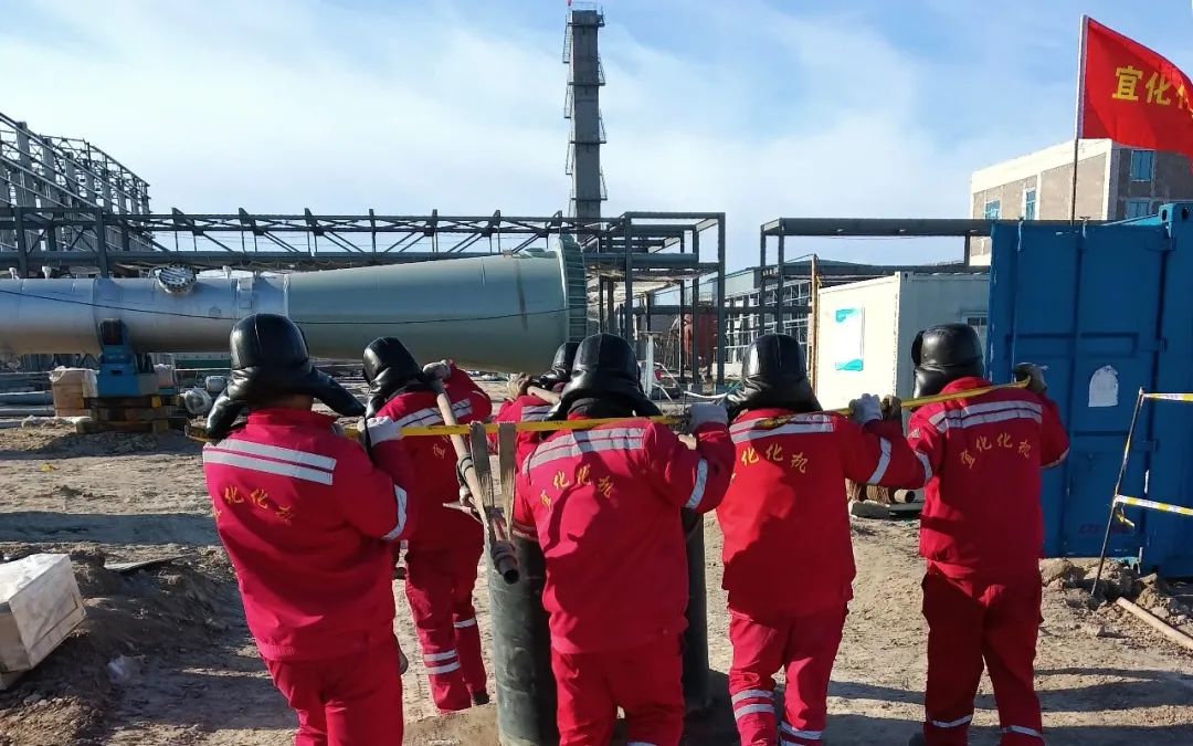 迎寒風(fēng)戰(zhàn)冰雪,化機(jī)公司鏖戰(zhàn)綠色甲醇項(xiàng)目建設(shè)一線(圖3) 圖片