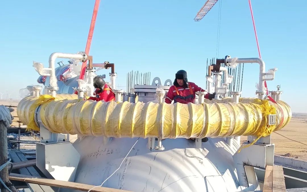 迎寒風(fēng)戰(zhàn)冰雪,化機(jī)公司鏖戰(zhàn)綠色甲醇項(xiàng)目建設(shè)一線(圖4) 圖片