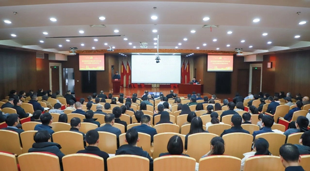 宜化集團黨委理論學(xué)習(xí)中心組開展集中學(xué)習(xí)