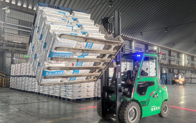 以賽促學(xué)展風(fēng)采！青海宜化開展叉車技能比武(圖1)