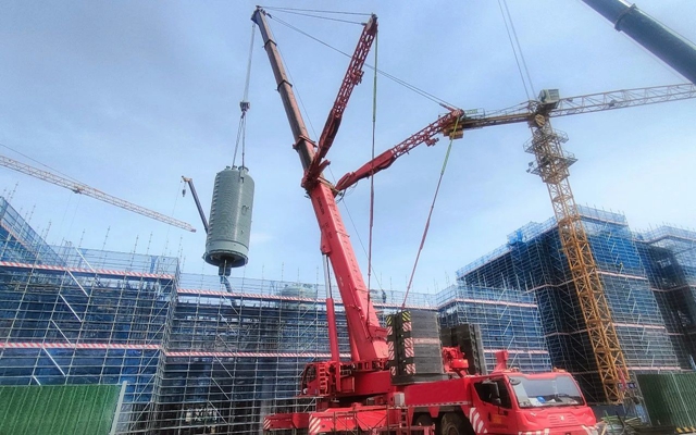 內(nèi)蒙古宜化聚合釜精準(zhǔn)吊裝完成 項(xiàng)目邁入建設(shè)新階段