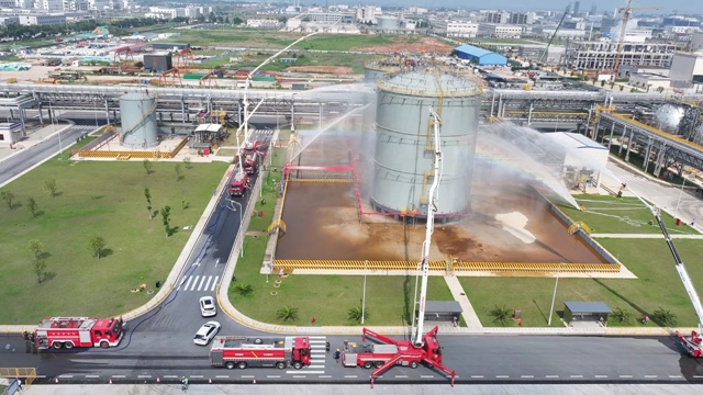 新宜化工開(kāi)展危化品安全生產(chǎn)事故應(yīng)急演練(圖1)