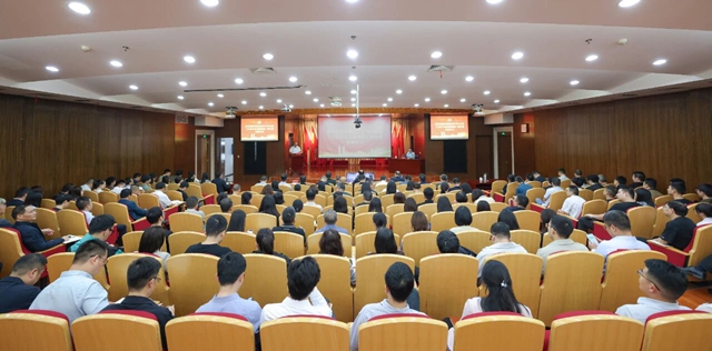 宜化集團(tuán)黨委理論學(xué)習(xí)中心組舉行集體（擴(kuò)大）學(xué)習(xí)